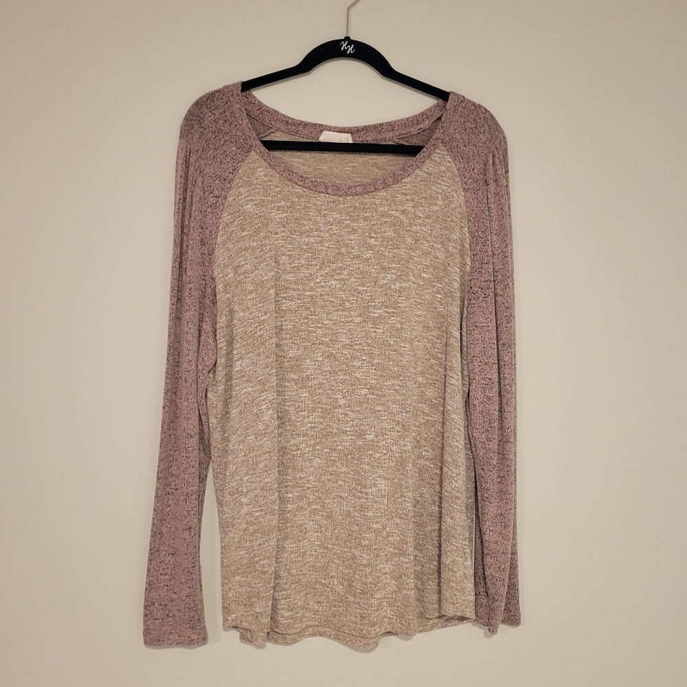 Maurices Women's Long Sleeve lightweight sweater xl shirt mauve and beige